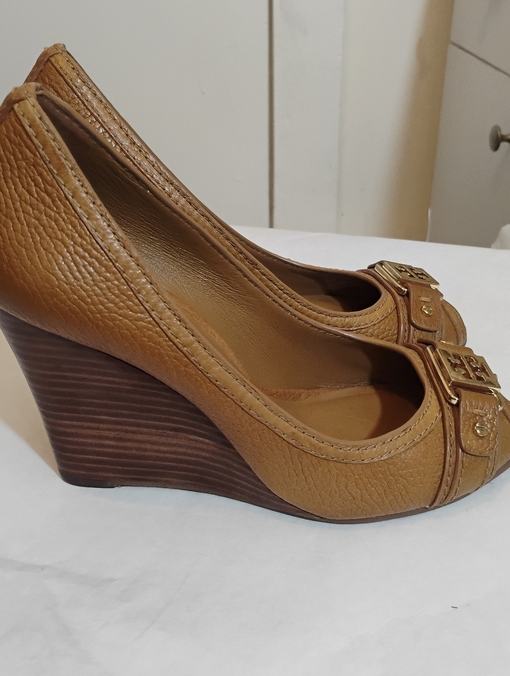 Tory Burch Carnell Peep Toe Wedge Size 6M - Picture 6 of 13